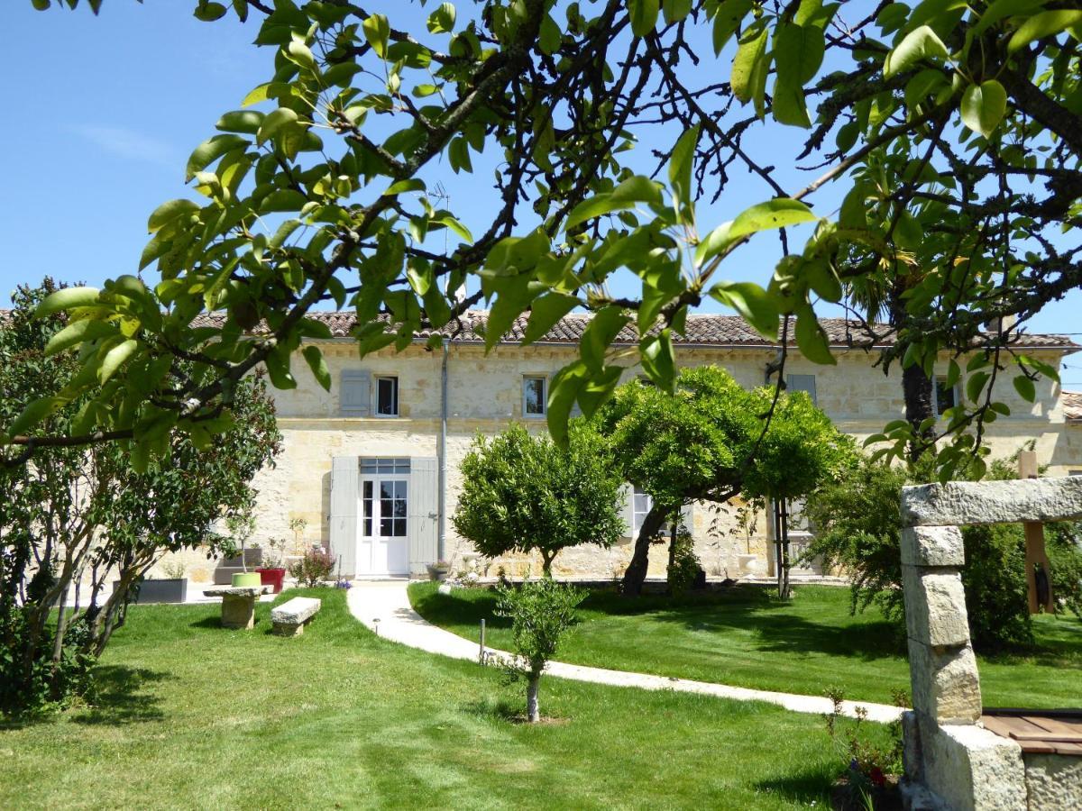 La Vigneraie De Laura Bed and Breakfast Sainte-Colombe  Buitenkant foto
