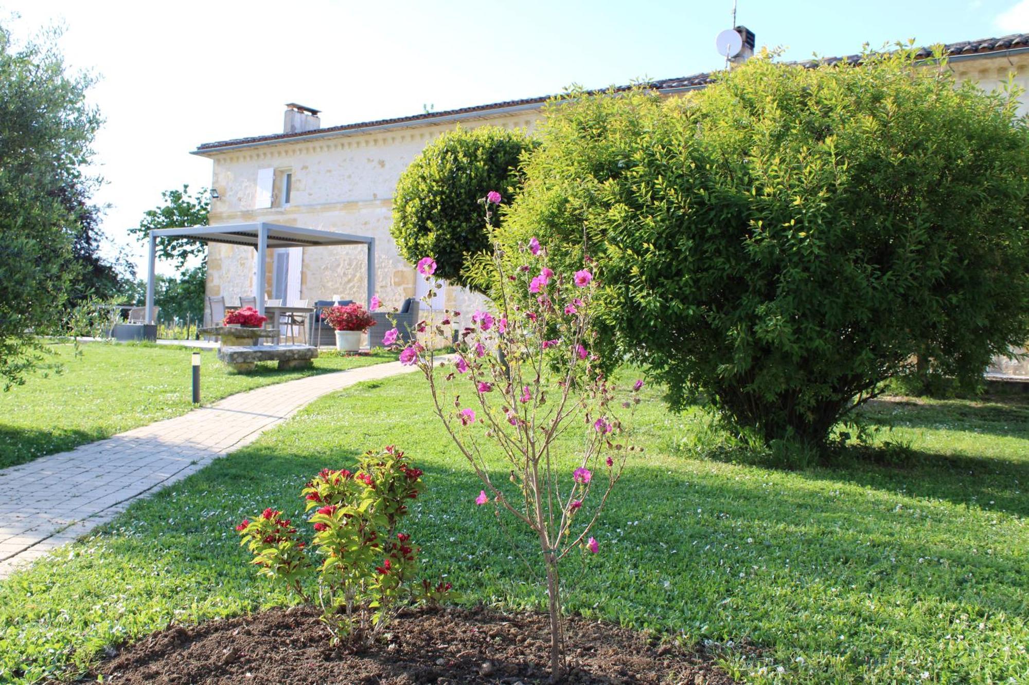 La Vigneraie De Laura Bed and Breakfast Sainte-Colombe  Buitenkant foto